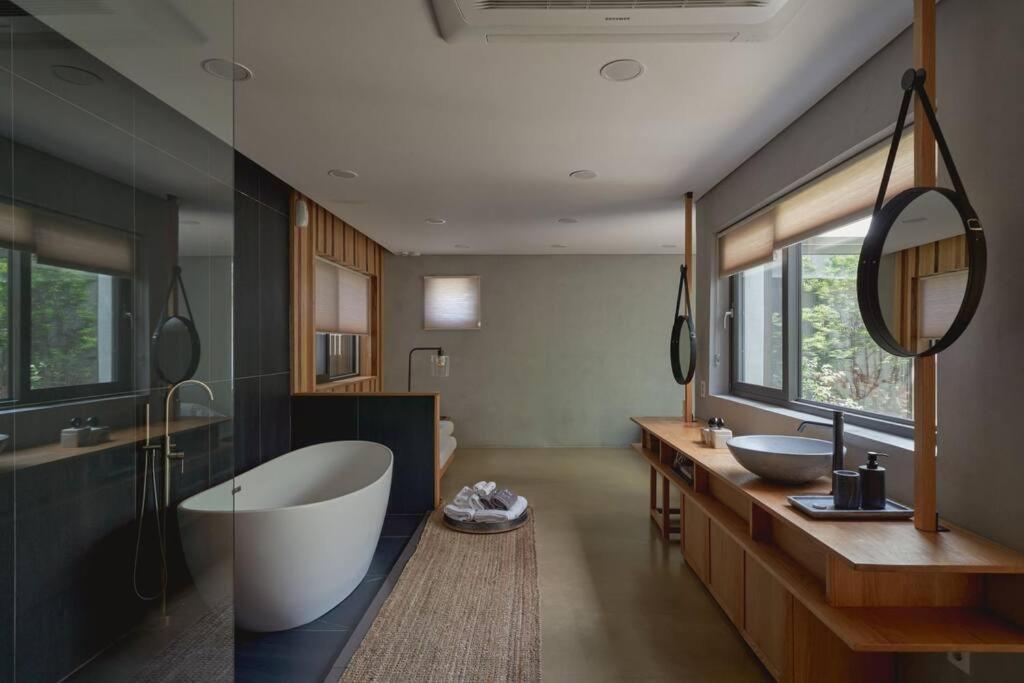 Scenery After Rain Bed & Breakfast Yangyang Bagian luar foto